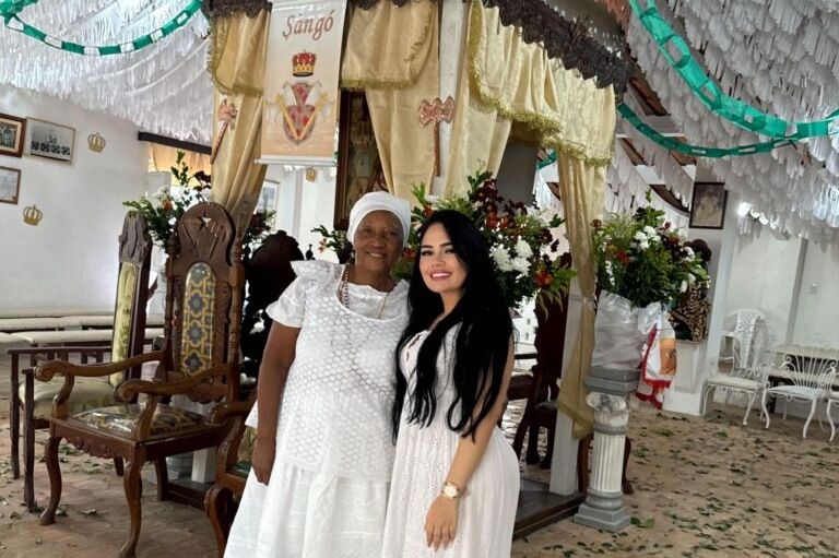 Diretora de Carnaval da Unidos de Padre Miguel participa de tradicional festa de Xangô em Salvador